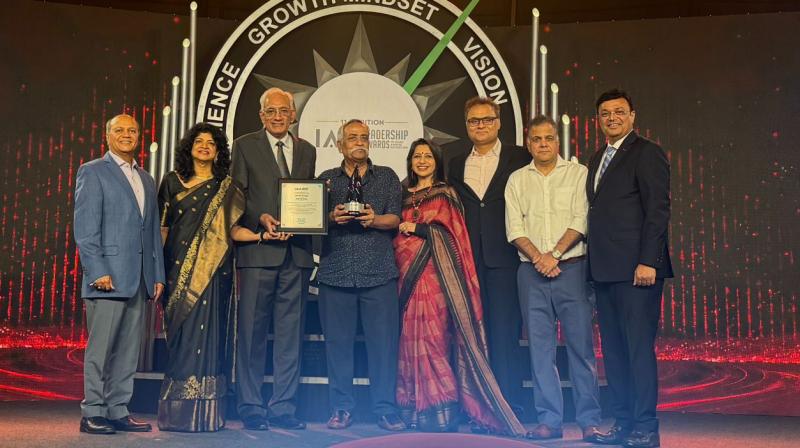 Piyush Pandey receiving his award