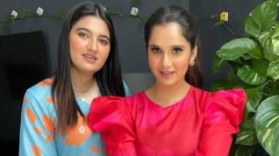 Anam Mirza (left) and Sania Mirza