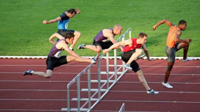 Q-comm startups like Zepto, Blinkit, and Swiggy Instamart are giving e-comm giants a run for their money