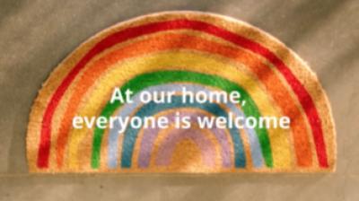 The brand spotlights its Pillemark through this campaign.  